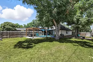 1002 Kingston Dr, Lewisville, TX 75067 - Photo 1