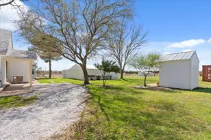 596 County Rd 3425, Clifton, TX 76634 - Photo 33