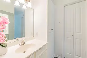 10558 High Hollows Dr, Dallas, TX 75230 - Photo 13