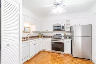 10558 High Hollows Dr, Dallas, TX 75230 - Photo 9