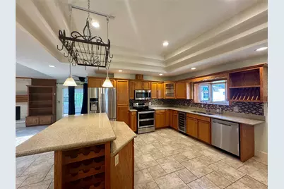 104 W Bayside Drive, Mabank, TX 75156 - Photo 11