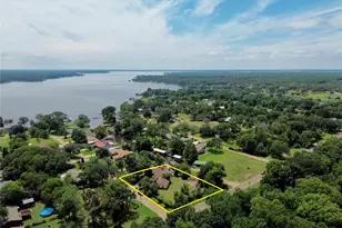 104 W Bayside Dr, Mabank, TX 75156 - Photo 1