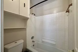 104 W Bayside Dr, Mabank, TX 75156 - Photo 17