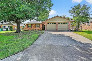 818 Patricia Dr, Sherman, TX 75090 - Photo 3