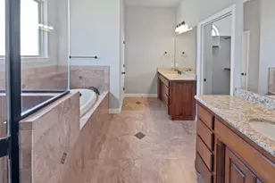 2214 Tree Top Ct, Granbury, TX 76049 - Photo 7