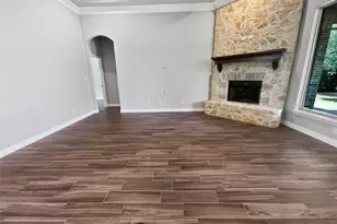 2214 Tree Top Ct, Granbury, TX 76049 - Photo 3