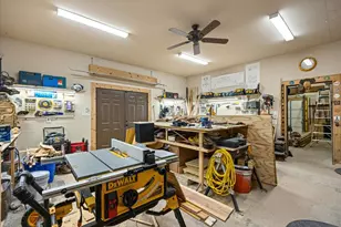 6410 Westover Dr, Granbury, TX 76049 - Photo 35