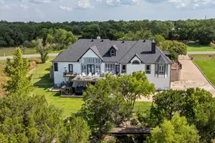 6410 Westover Dr, Granbury, TX 76049 - Photo 3