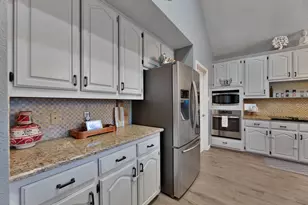 2100 Rheims Dr, Carrollton, TX 75006 - Photo 15