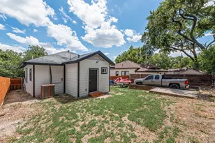 447 W Clarendon Dr, Dallas, TX 75208 - Photo 23