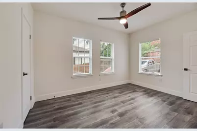 447 W Clarendon Drive, Dallas, TX 75208 - Photo 13