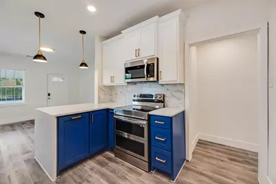 447 W Clarendon Drive, Dallas, TX 75208 - Photo 11