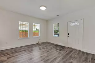 447 W Clarendon Dr, Dallas, TX 75208 - Photo 7