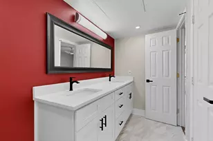 7522 Holly Hill Dr, Dallas, TX 75231 - Photo 17