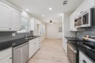 1006 Eagle Dr, Eddy, TX 76524 - Photo 7