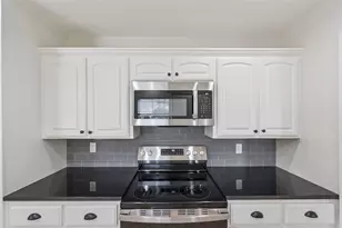 1006 Eagle Dr, Eddy, TX 76524 - Photo 9