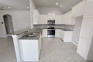 3304 White Horse Dr, Granbury, TX 76049 - Photo 9