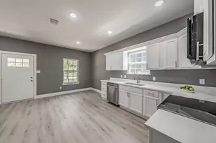 412 Matthew St, Hillsboro, TX 76645 - Photo 11