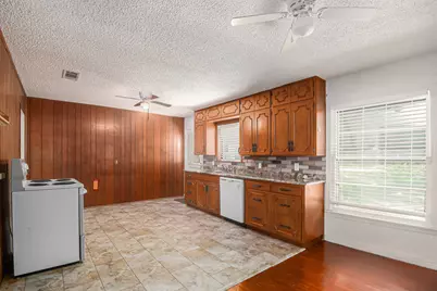 1813 Brook Hollow Drive, Fort Worth, TX 76114 - Photo 15