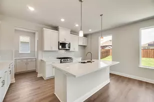 537 Marcus Ln, Crowley, TX 76036 - Photo 7