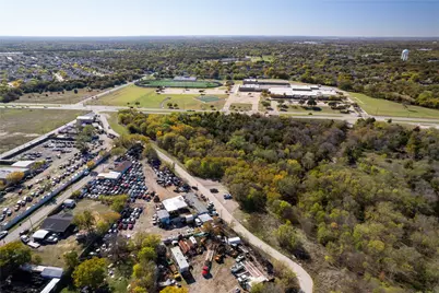 9999 Lawrence Drive, Balch Springs, TX 75181 - Photo 7