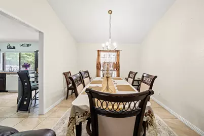 2121 Newbury Drive, Arlington, TX 76014 - Photo 9