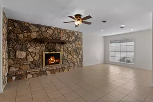 4102 Apache Trail Ct, Granbury, TX 76048 - Photo 5