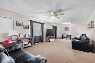 1705 W Taylor St, Clarksville, TX 75426 - Photo 5