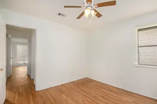 6819 W Cleburne Rd, Fort Worth, TX 76133 - Photo 19