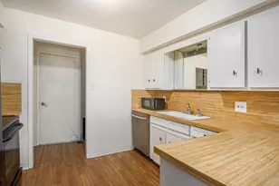 6819 W Cleburne Rd, Fort Worth, TX 76133 - Photo 9