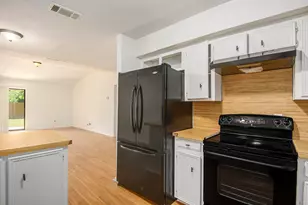 6819 W Cleburne Rd, Fort Worth, TX 76133 - Photo 11