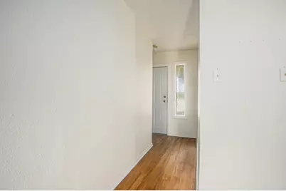 6819 W Cleburne Road, Fort Worth, TX 76133 - Photo 13