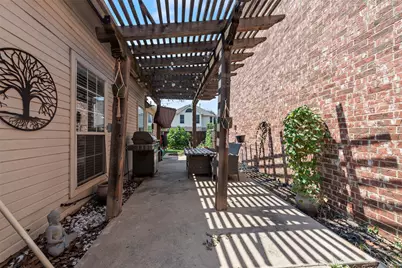 8609 Old Oak Drive, Irving, TX 75063 - Photo 33