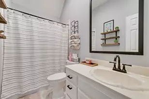 8609 Old Oak Dr, Irving, TX 75063 - Photo 23