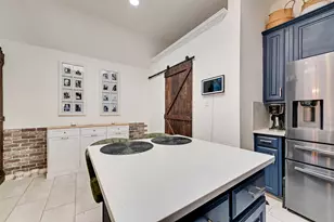 8609 Old Oak Dr, Irving, TX 75063 - Photo 13