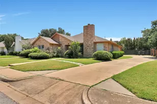 2416 Garden Park Ct, Arlington, TX 76013 - Photo 3