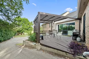 8542 Meadowbrook Dr, Fort Worth, TX 76120 - Photo 11