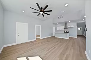 5905 Collins Ct, Granbury, TX 76048 - Photo 11