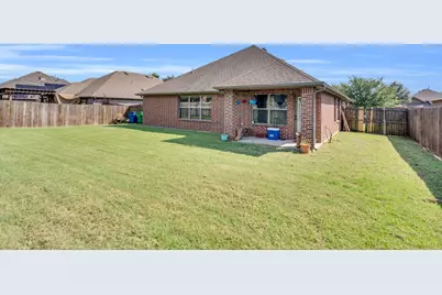 105 Manor Lane, Waxahachie, TX 75165 - Photo 5