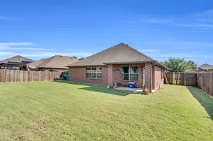 105 Manor Ln, Waxahachie, TX 75165 - Photo 5