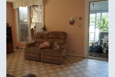 304 E Brazos Street, Groesbeck, TX 76642 - Photo 3