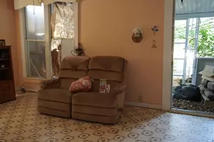 304 E Brazos St, Groesbeck, TX 76642 - Photo 3