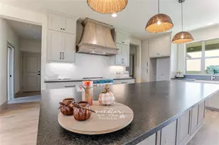 1033 Lilly Ln, Weatherford, TX 76088 - Photo 1