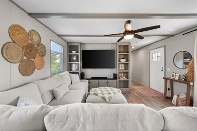 421 S Garitty Street, Frost, TX 76641 - Photo 1