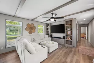 421 S Garitty St, Frost, TX 76641 - Photo 5