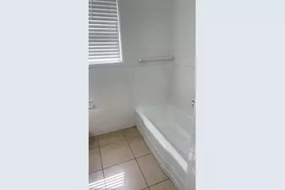 212 Hallbrook Drive, Fort Worth, TX 76134 - Photo 19