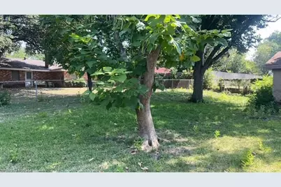 212 Hallbrook Drive, Fort Worth, TX 76134 - Photo 25