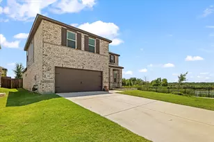 800 Brock Dr, Aubrey, TX 76227 - Photo 3