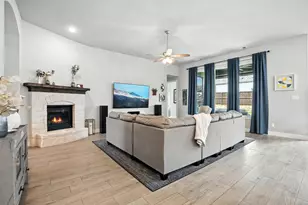 1101 Claiborne Dr, Aubrey, TX 76227 - Photo 11