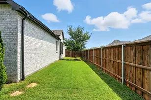 1101 Claiborne Dr, Aubrey, TX 76227 - Photo 29